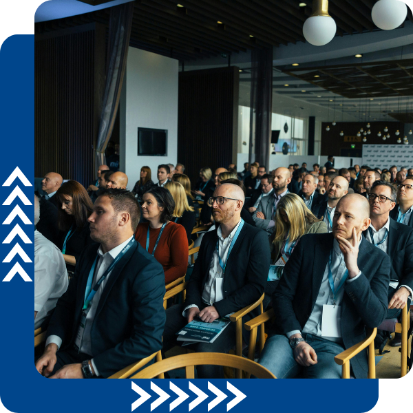audience listening to a speaker